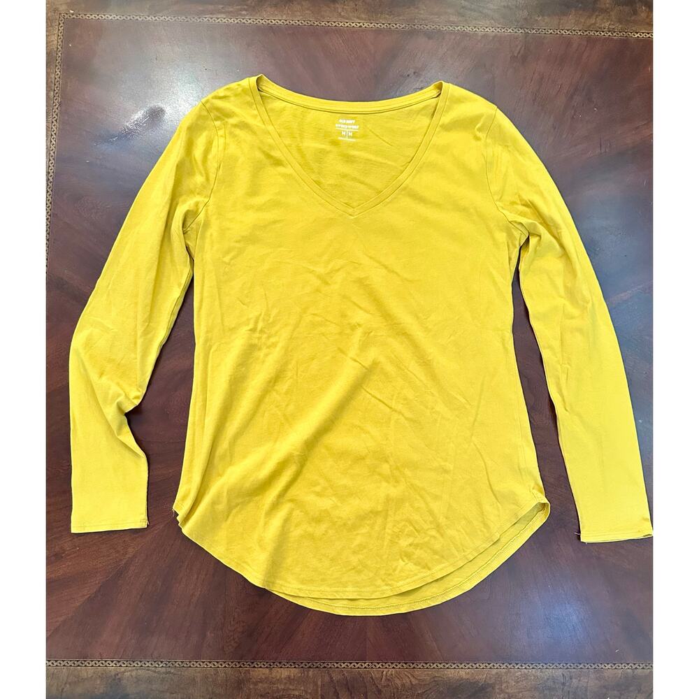 NWOT Old Navy V Neck Tshirt